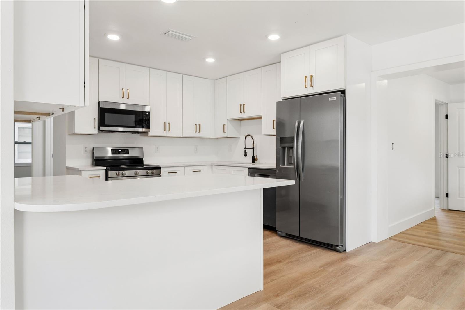 1421 26th, St Petersburg, FL 33705