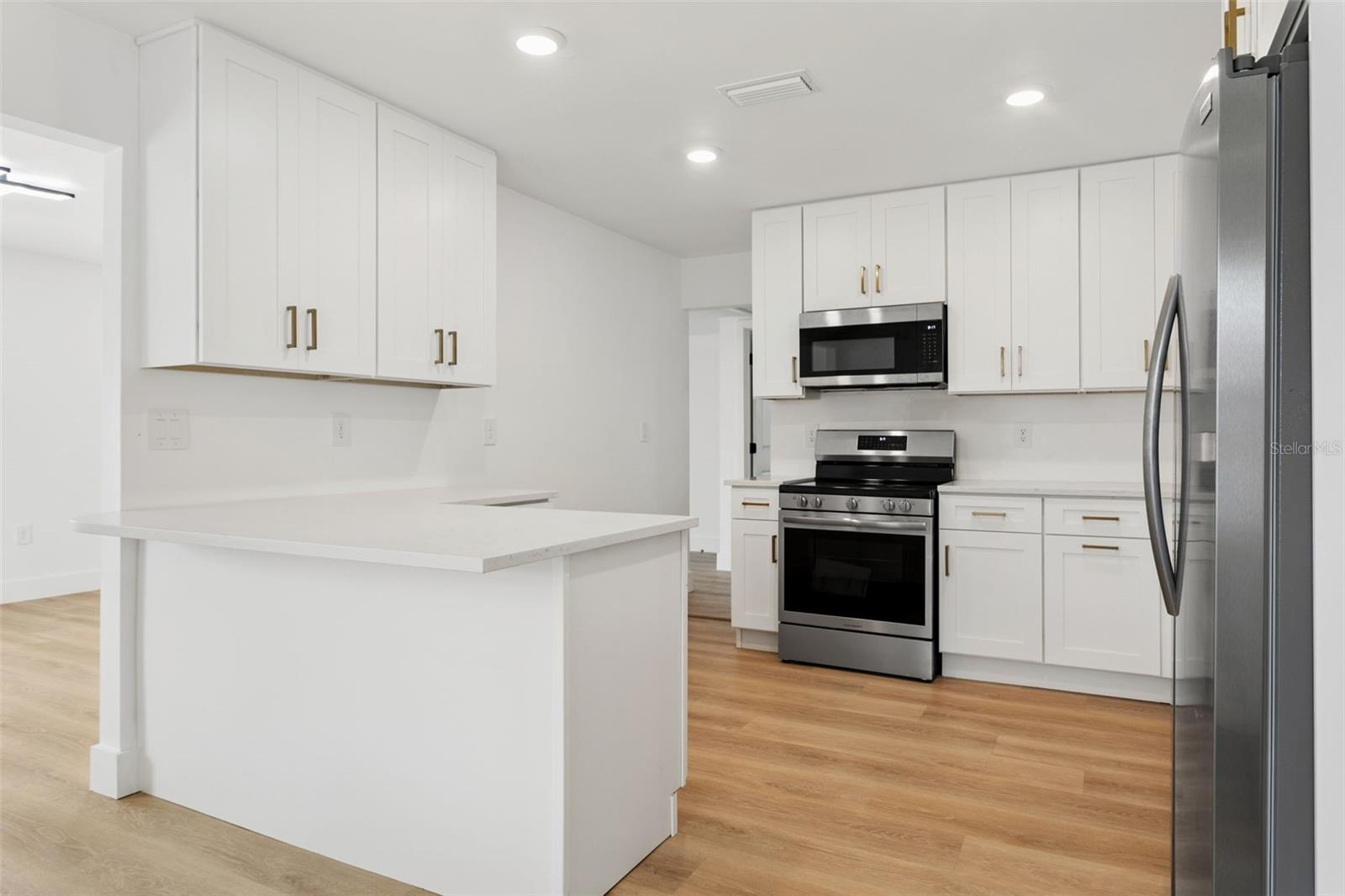 1421 26th, St Petersburg, FL 33705