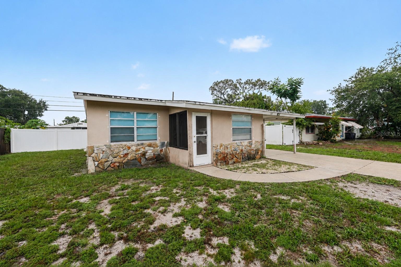 131 Emerald, Largo, FL 33771