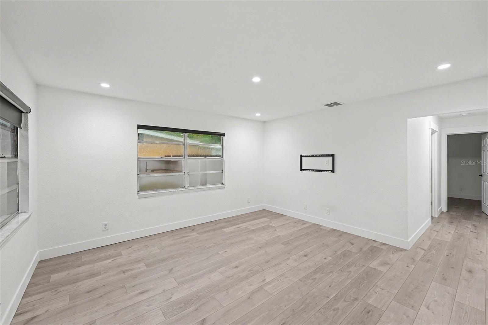 131 Emerald, Largo, FL 33771