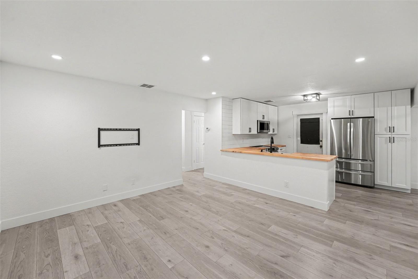 131 Emerald, Largo, FL 33771