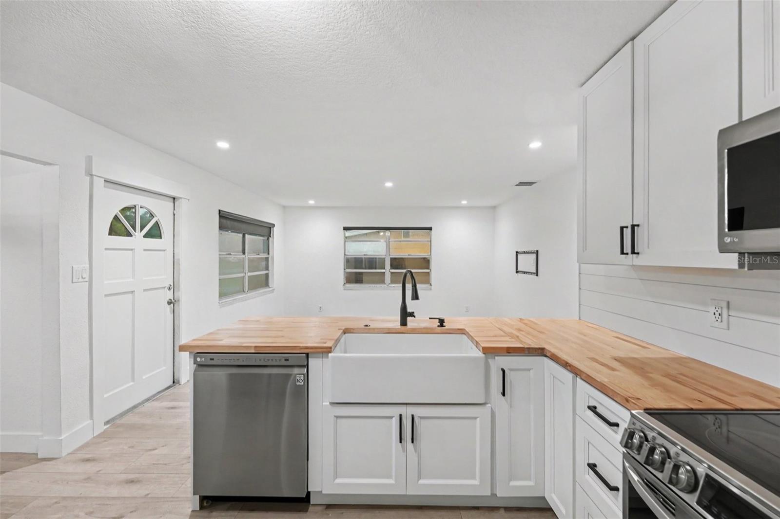 131 Emerald, Largo, FL 33771