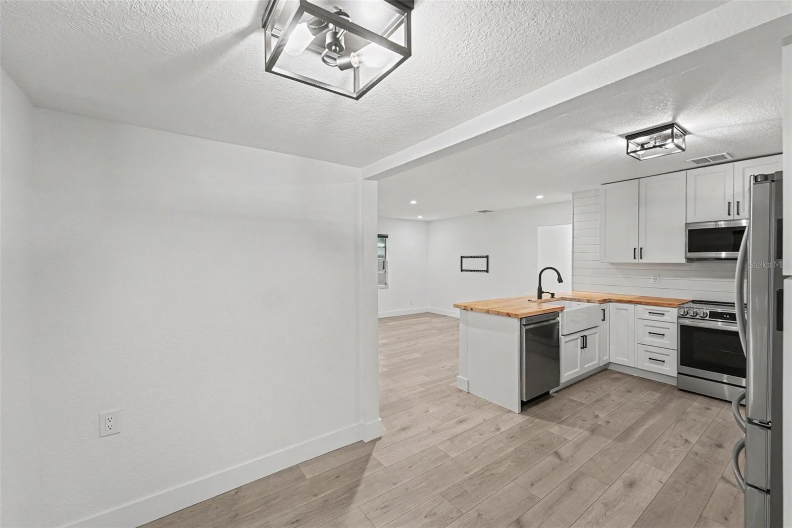 131 Emerald, Largo, FL 33771