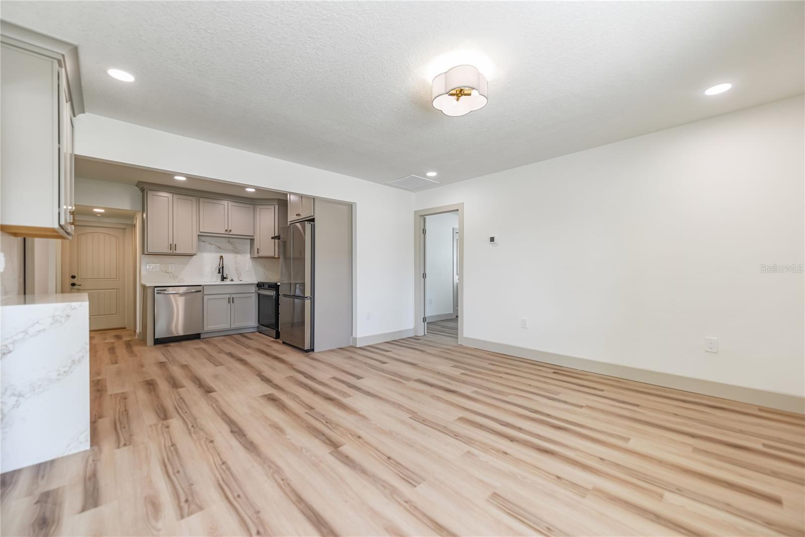 7851 40th Ave, St Petersburg, FL 33709