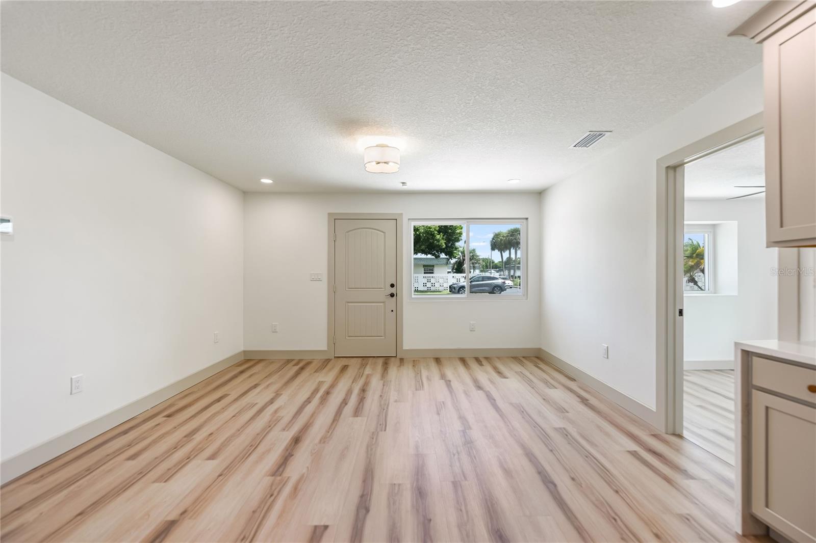 7851 40th Ave, St Petersburg, FL 33709