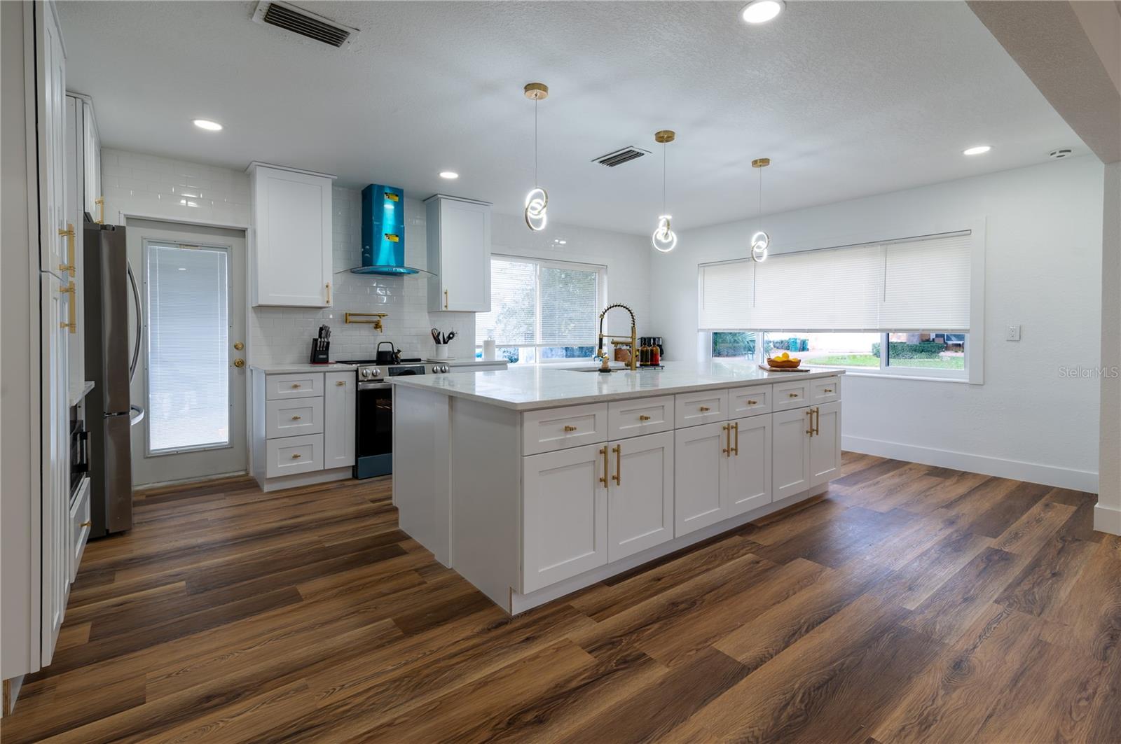 6613 Blue Heron, St Petersburg, FL 33707