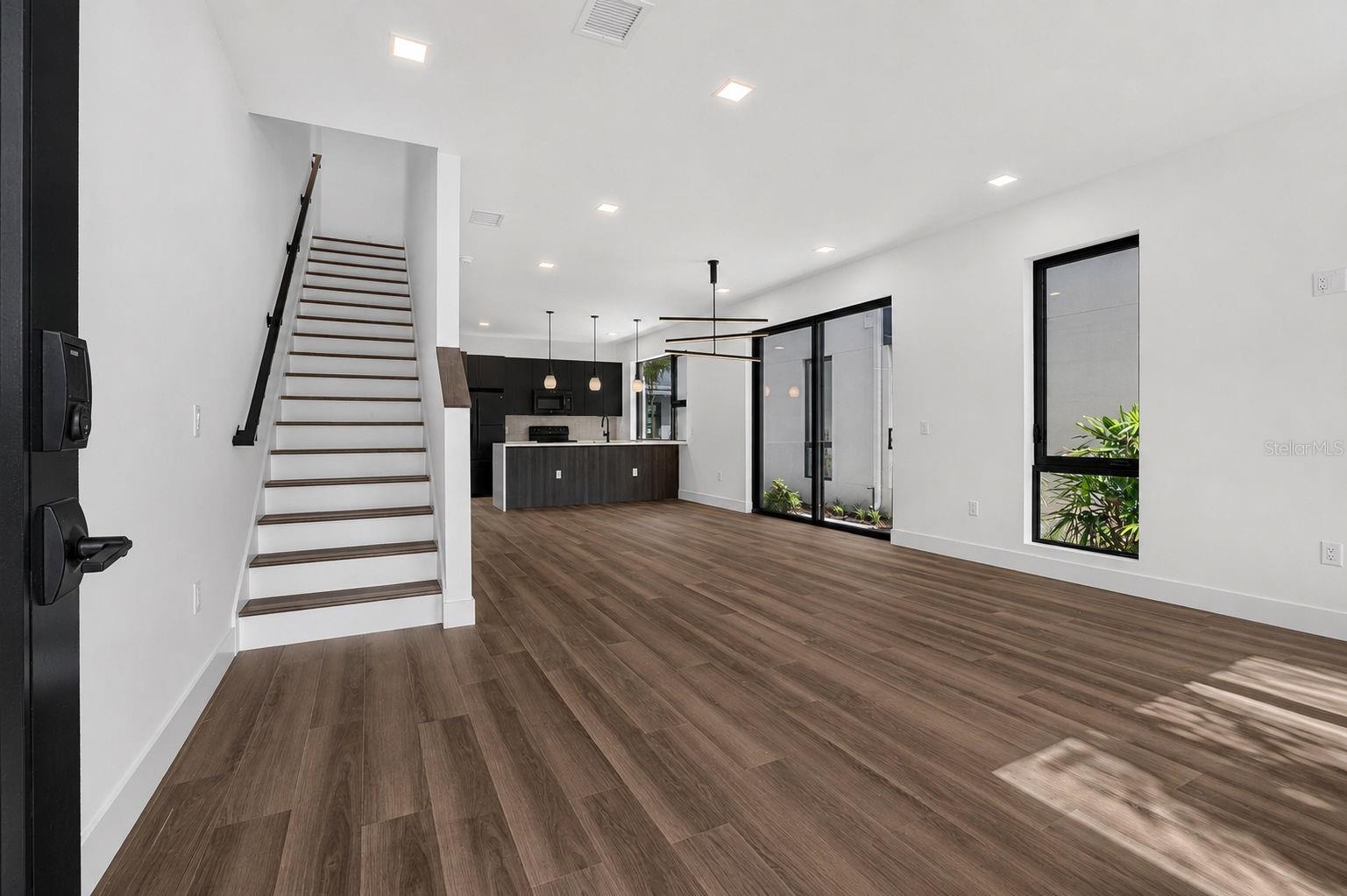 100 36th, St Petersburg, FL 33713