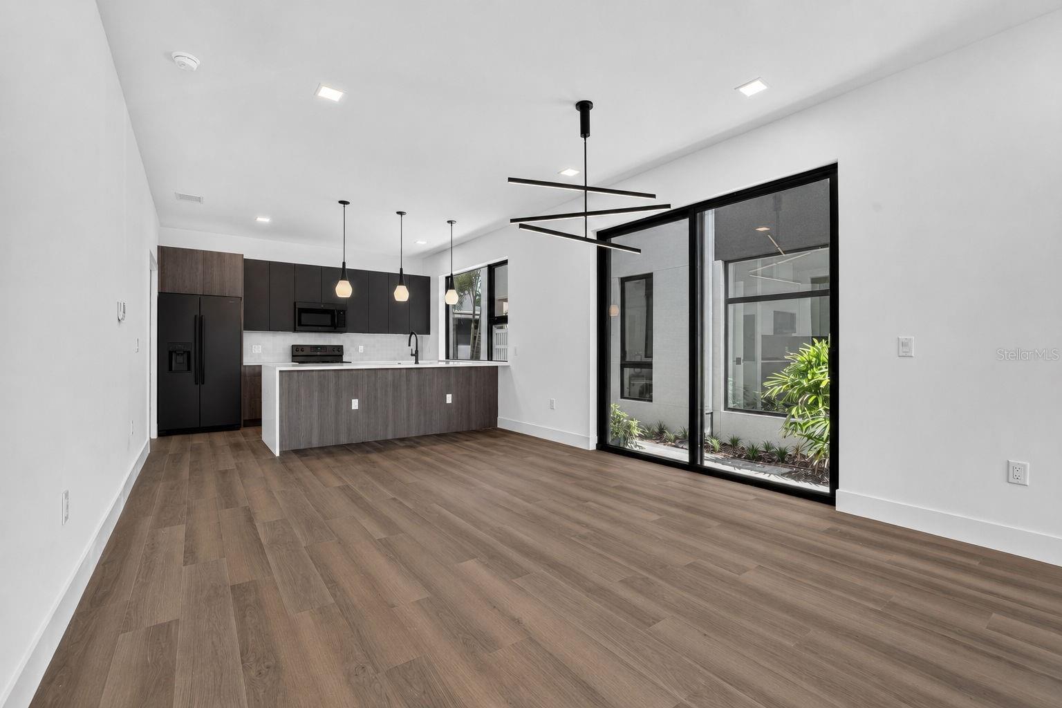 100 36th, St Petersburg, FL 33713