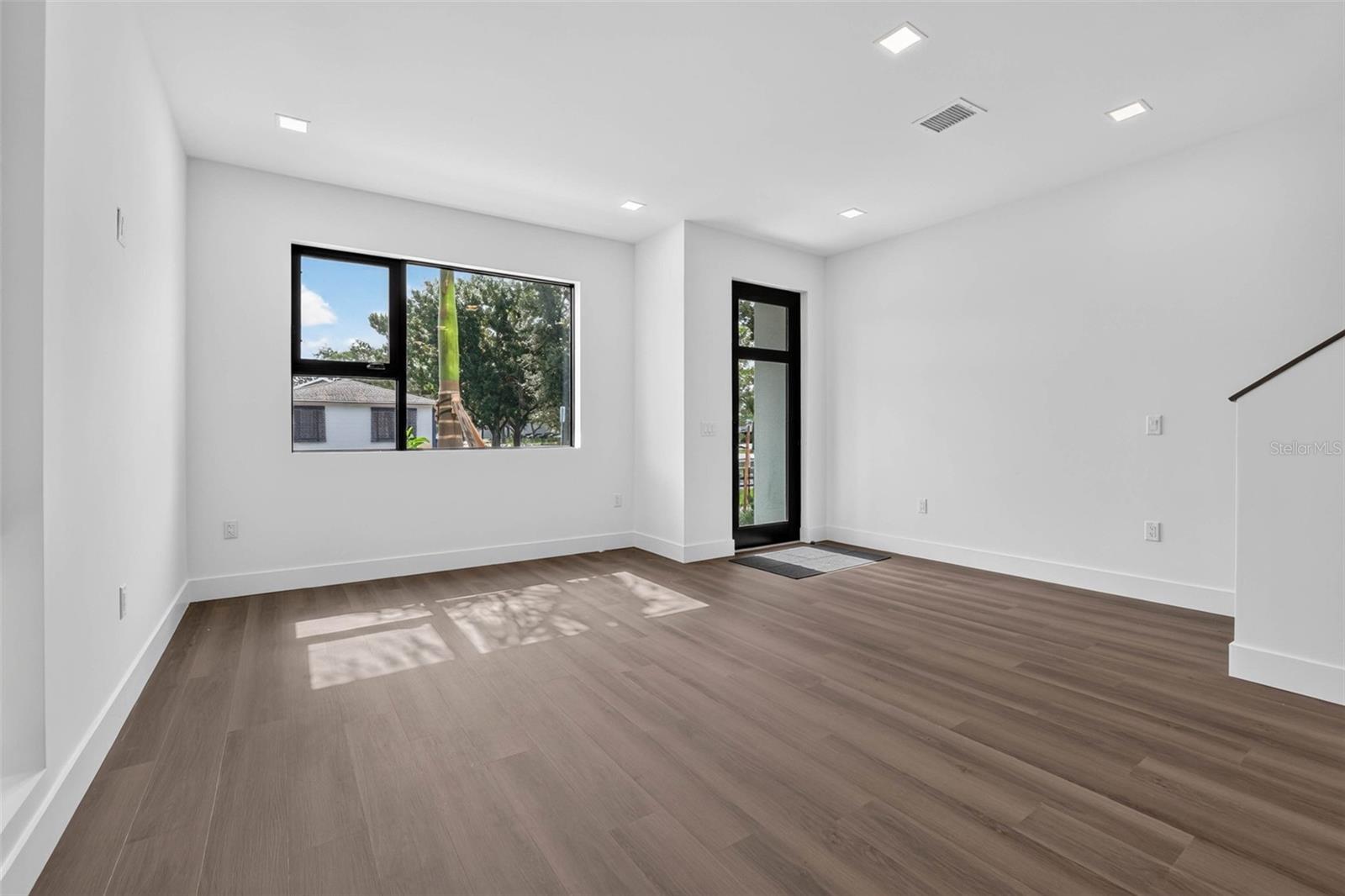 100 36th, St Petersburg, FL 33713