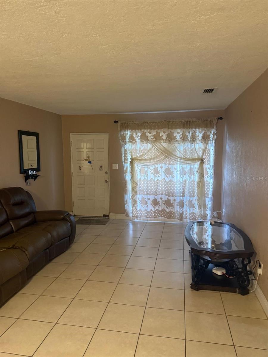 1827 Heather, Tampa, FL 33612