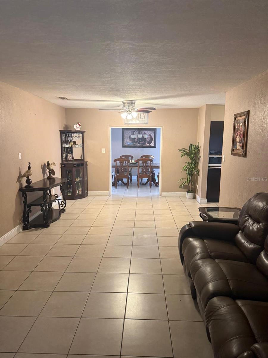 1827 Heather, Tampa, FL 33612