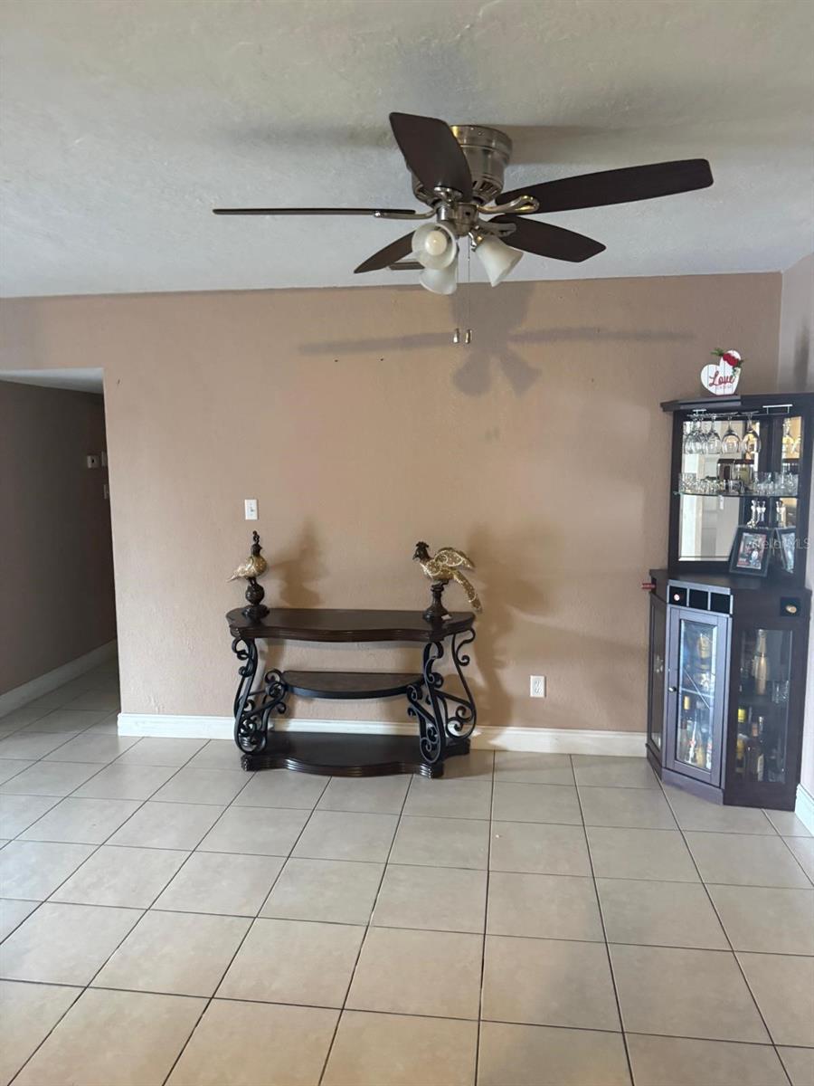 1827 Heather, Tampa, FL 33612