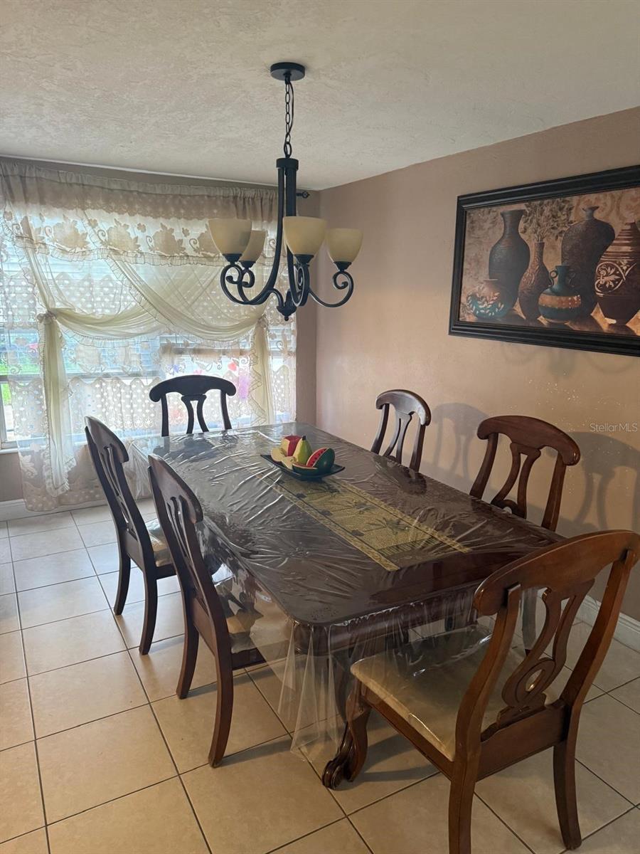 1827 Heather, Tampa, FL 33612