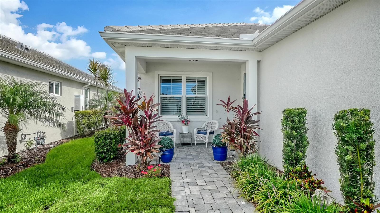 8152 Sternway, Sarasota, FL 34240