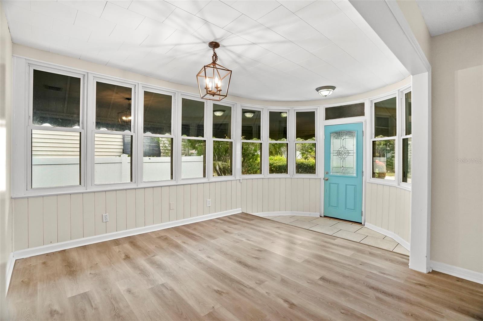 446 37th, St Petersburg, FL 33704