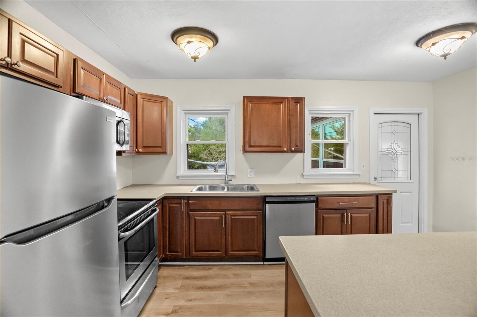 446 37th, St Petersburg, FL 33704