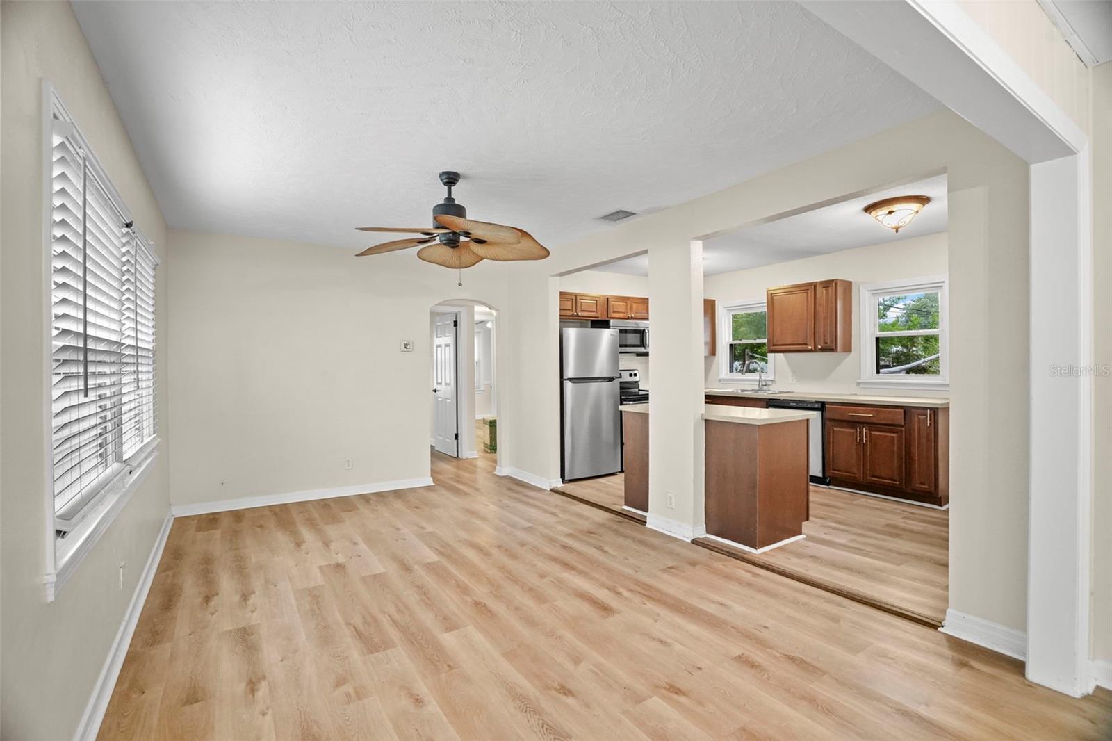 446 37th, St Petersburg, FL 33704