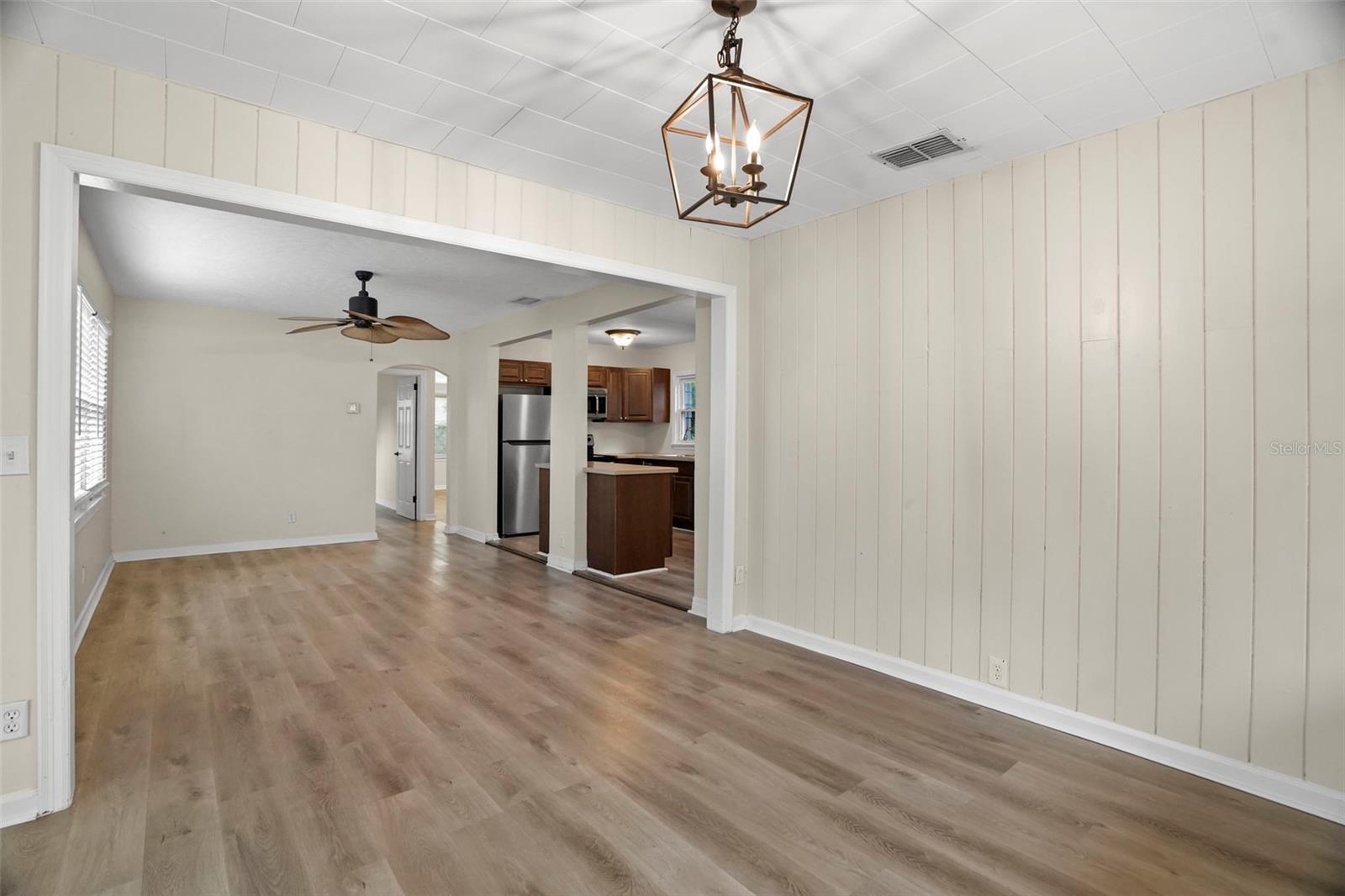 446 37th, St Petersburg, FL 33704