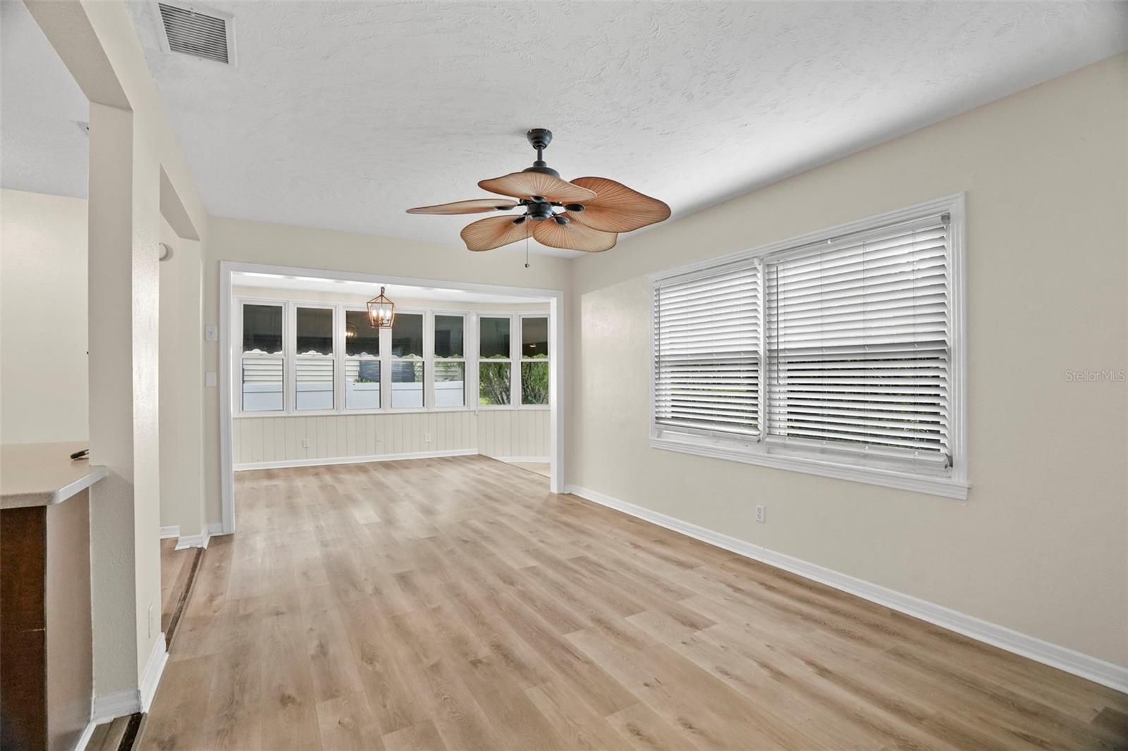 446 37th, St Petersburg, FL 33704