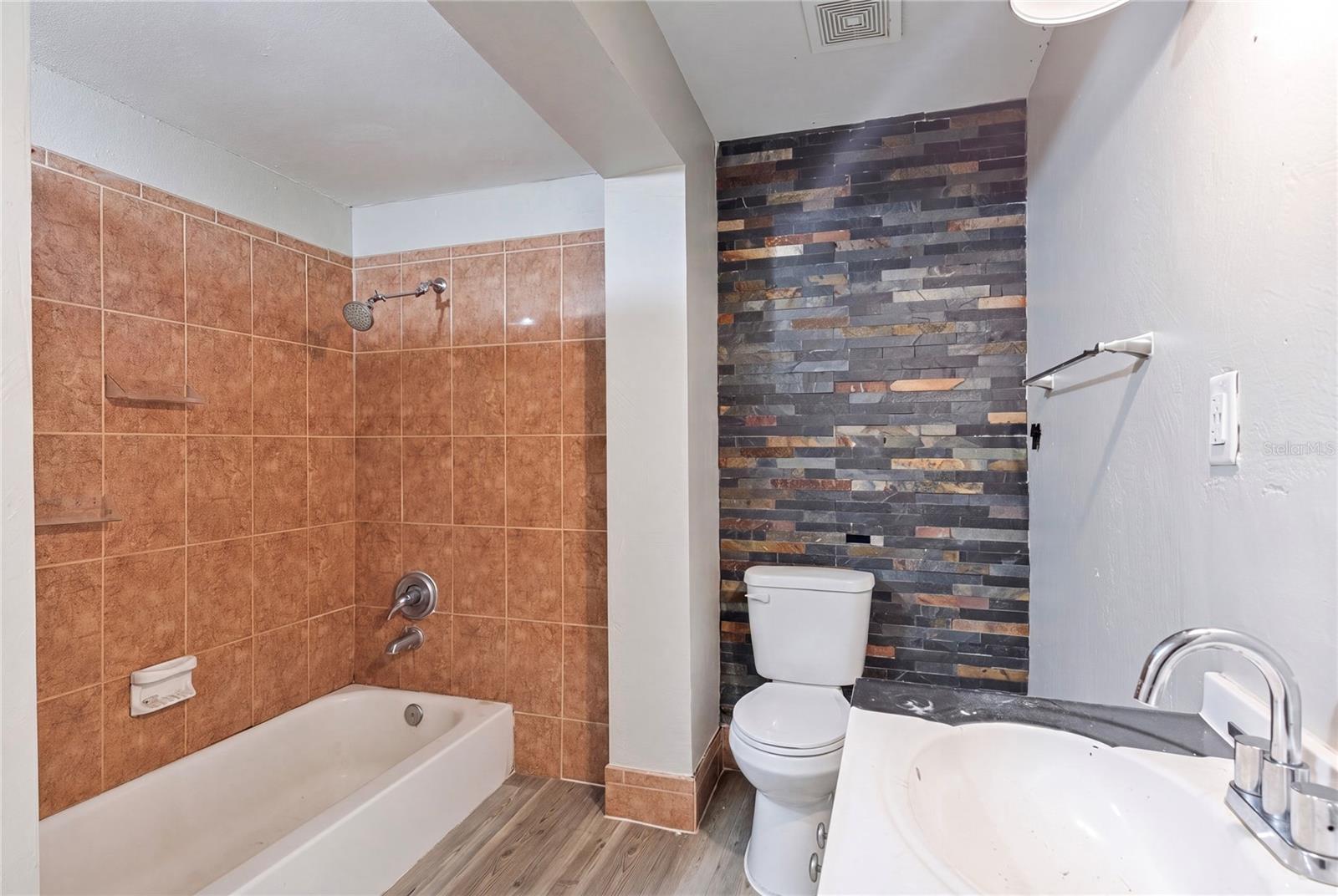 1325 Laura, Plant City, FL 33563