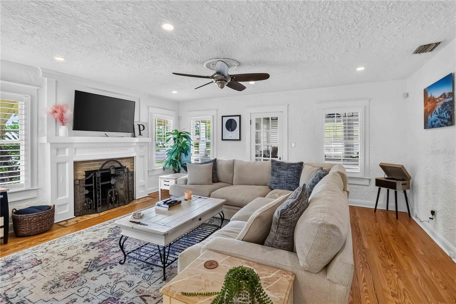 2016 Virginia, Bradenton, FL 34205