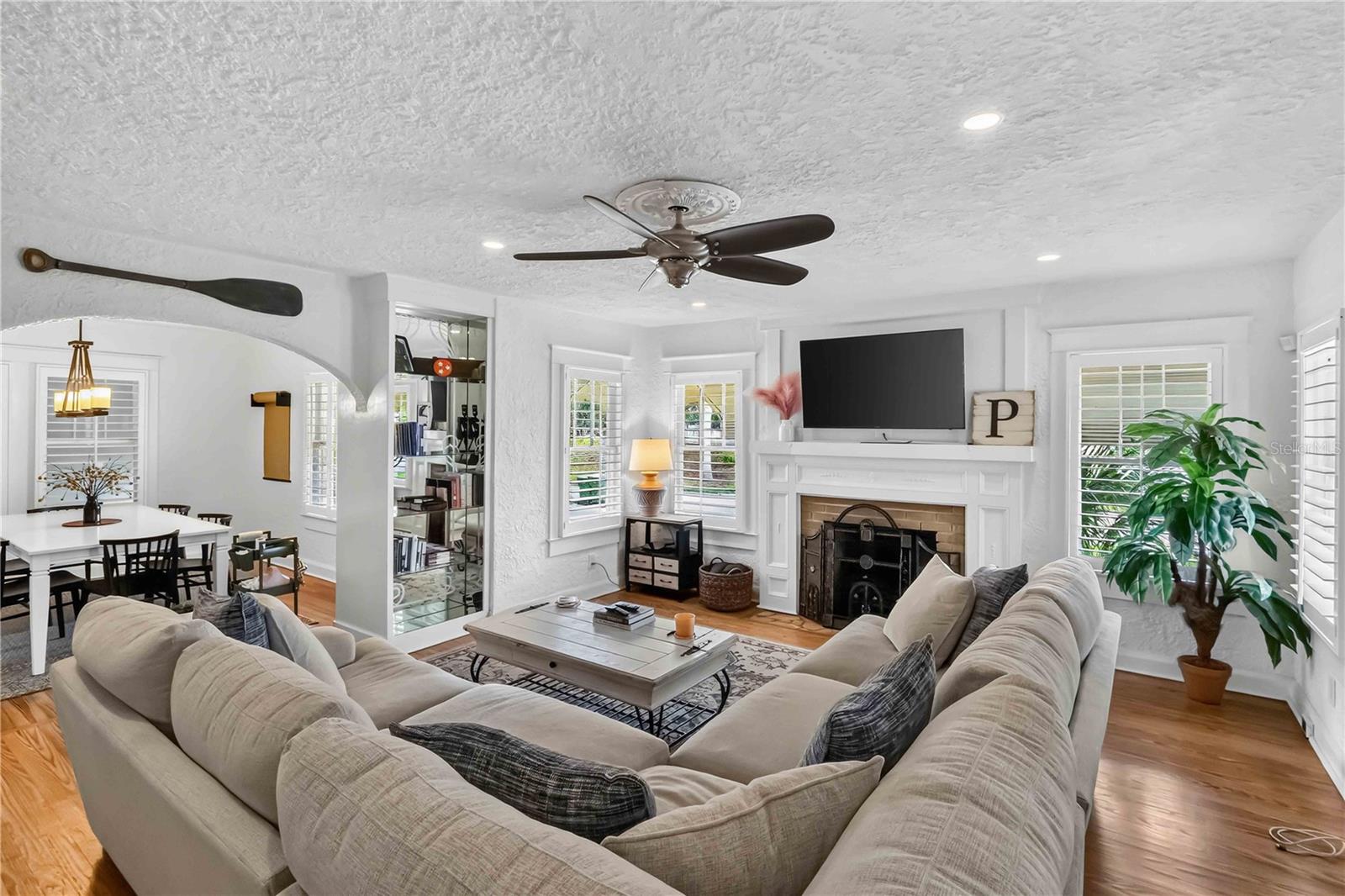 2016 Virginia, Bradenton, FL 34205