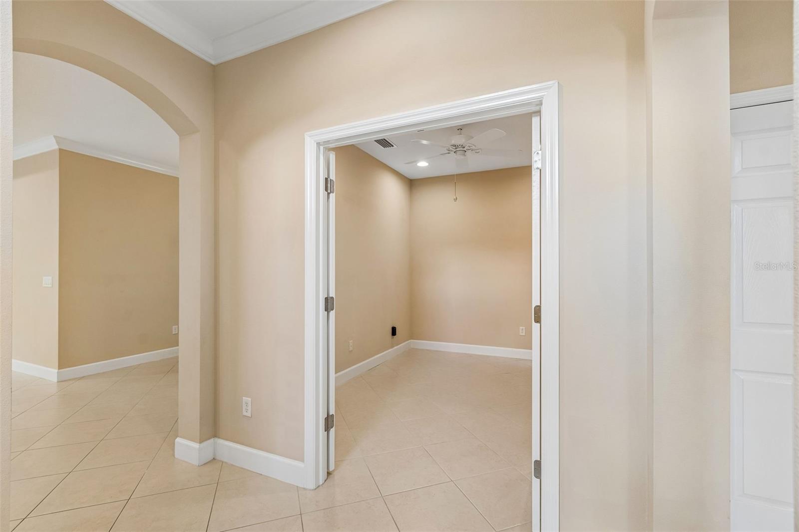2304 Oakley Green Unit 61, Sun City Center, FL 33573