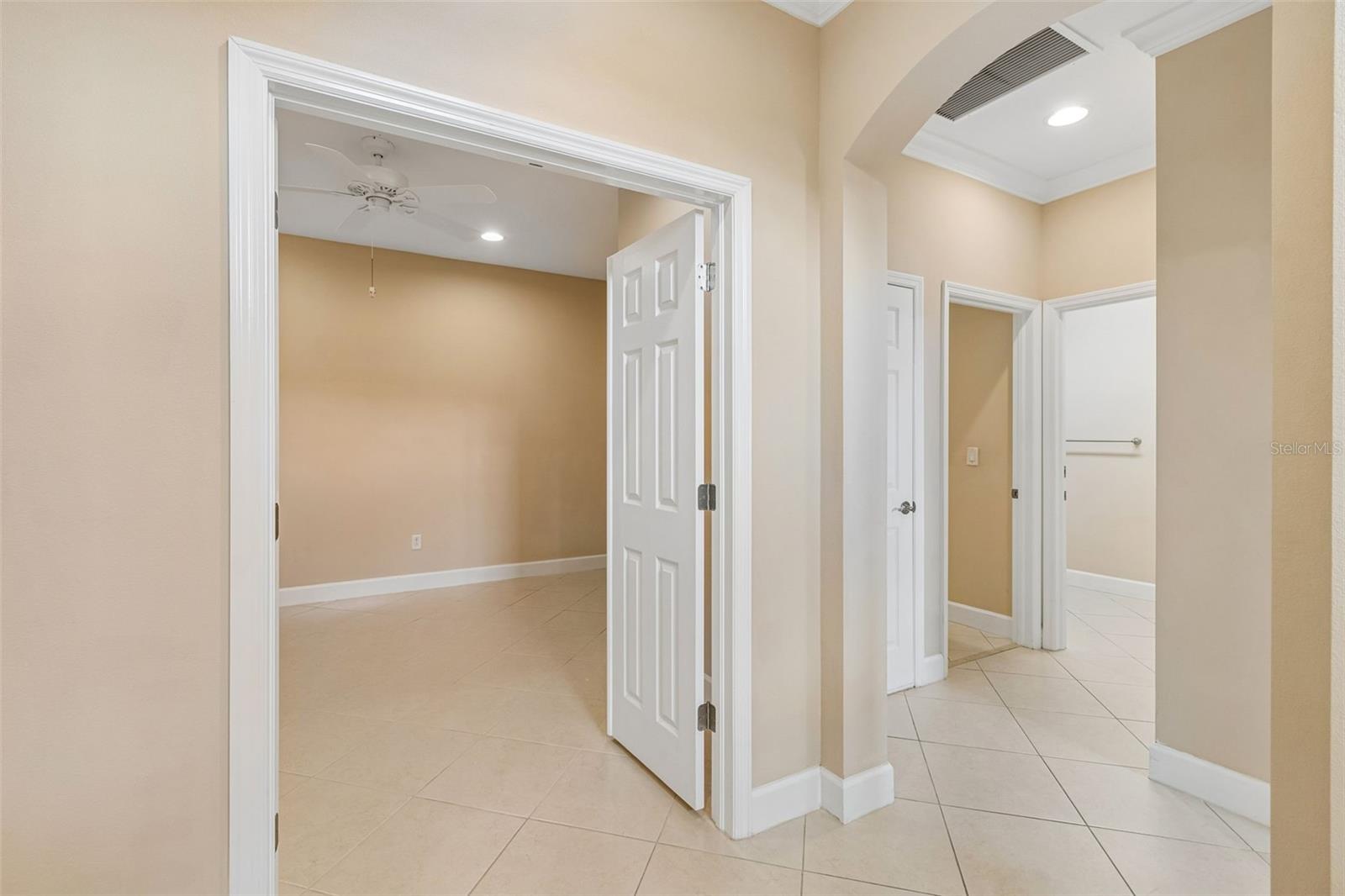 2304 Oakley Green Unit 61, Sun City Center, FL 33573