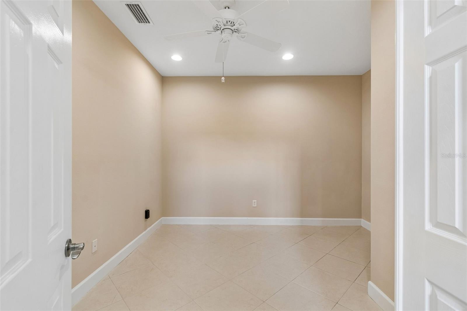 2304 Oakley Green Unit 61, Sun City Center, FL 33573