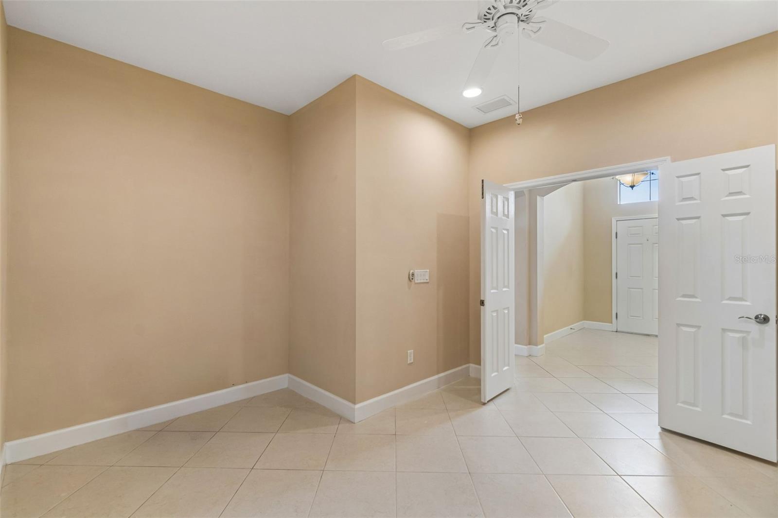2304 Oakley Green Unit 61, Sun City Center, FL 33573