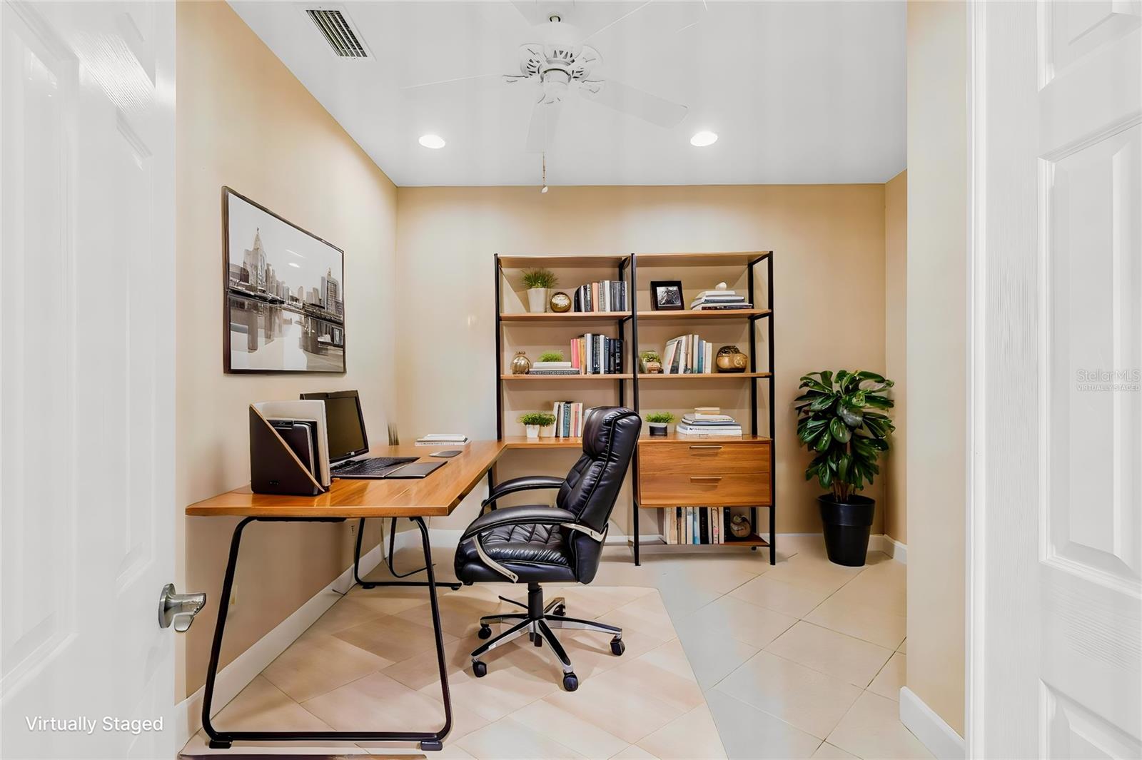 2304 Oakley Green Unit 61, Sun City Center, FL 33573