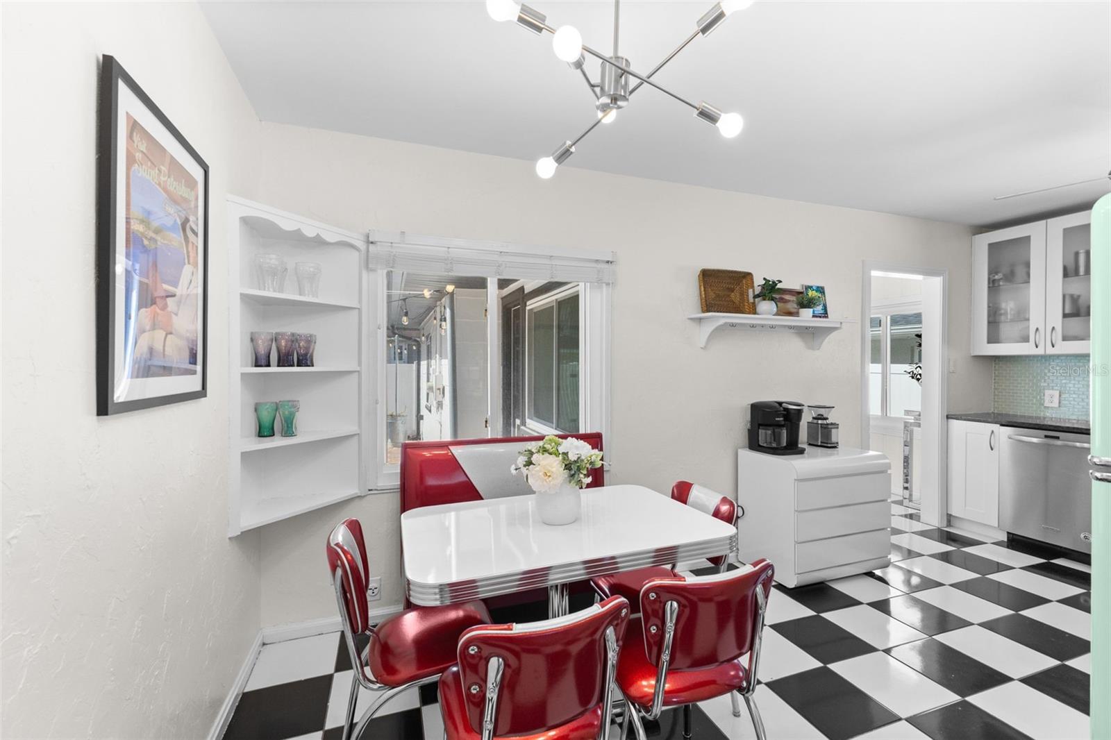 170 22nd, St Petersburg, FL 33704