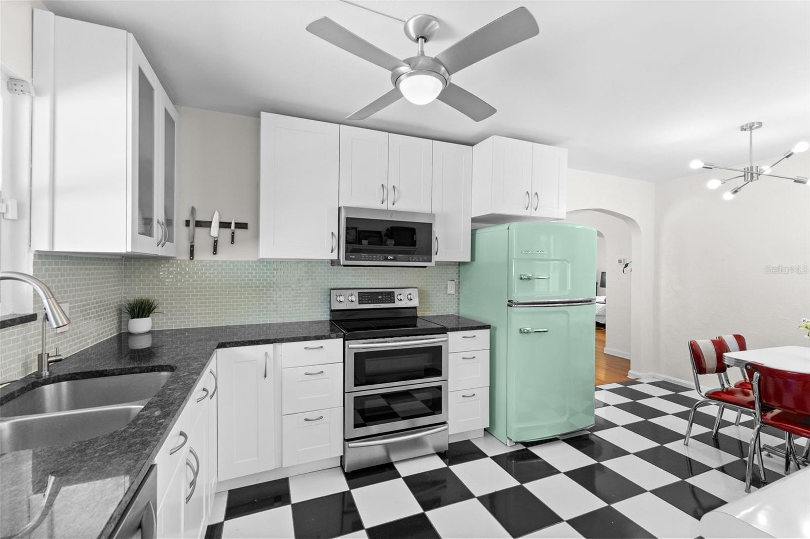 170 22nd, St Petersburg, FL 33704