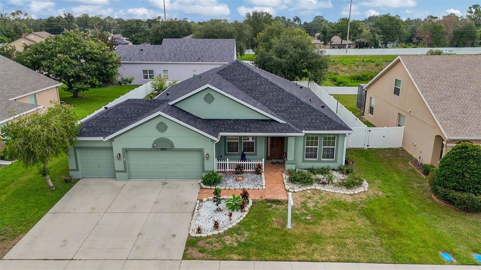 2206 Via Cortona, Plant City, FL 33566