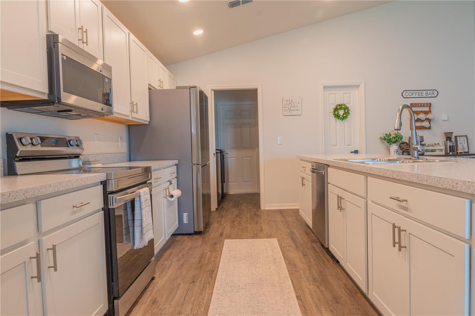909 Montgomery, Polk City, FL 33868