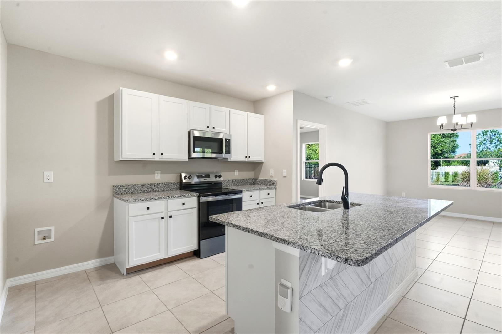 895 Lazio, Debary, FL 32713