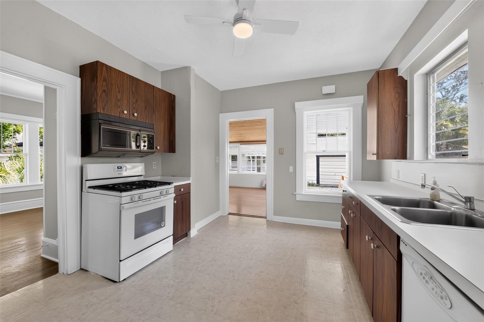 2233 11th, Bradenton, FL 34205