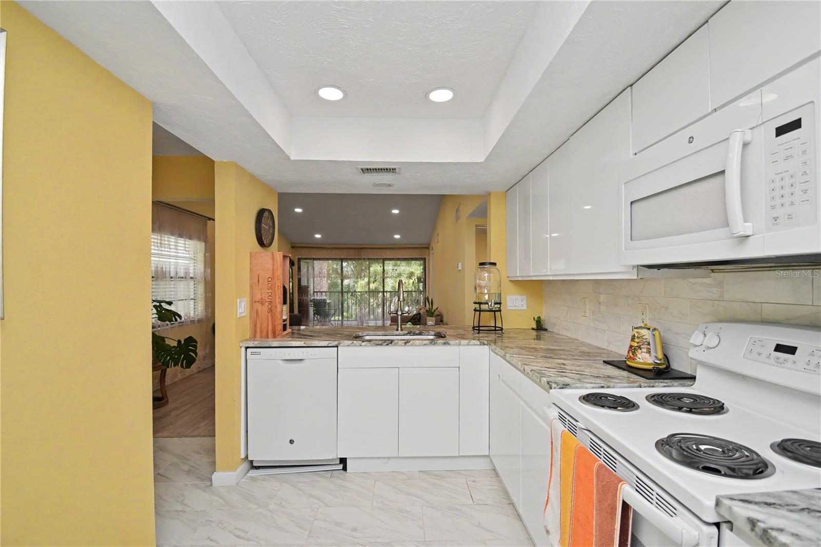 5677 Summer Side Unit 31b, Sarasota, FL 34231