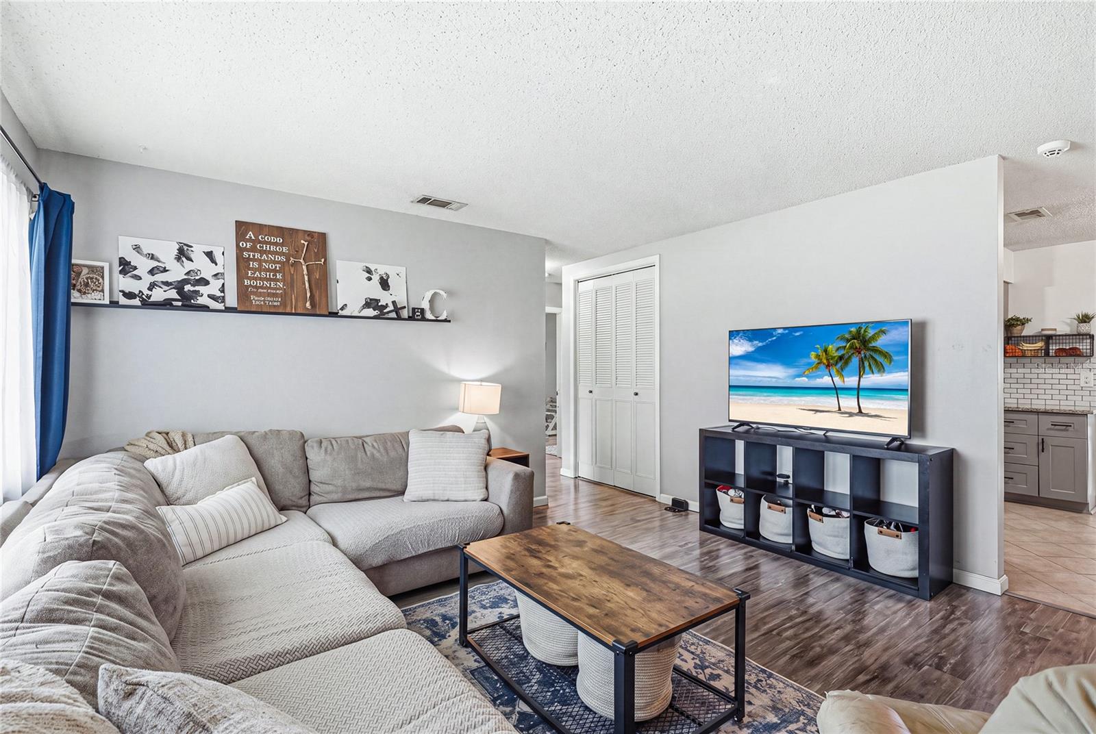 6412 2nd, Bradenton, FL 34209