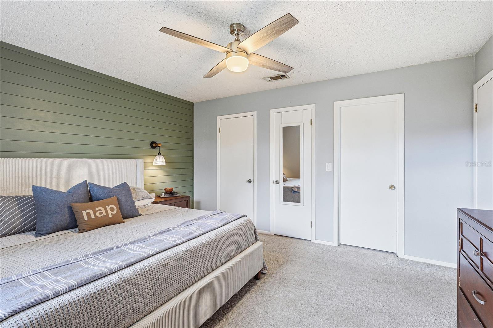 6412 2nd, Bradenton, FL 34209