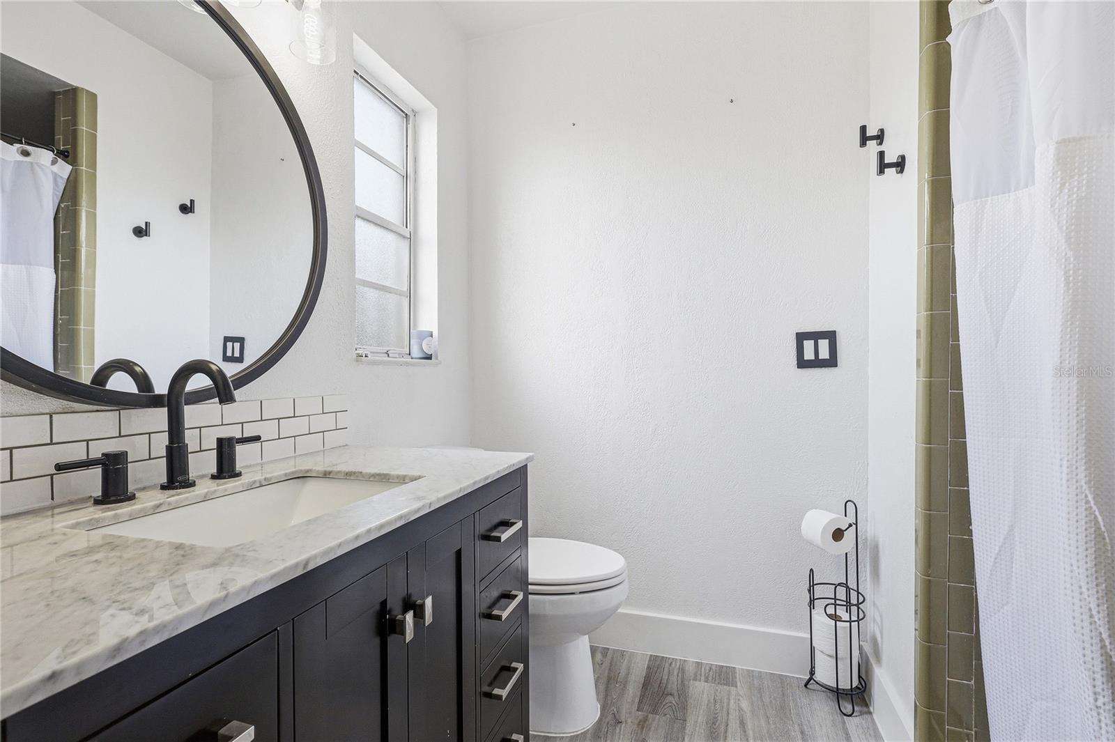 6412 2nd, Bradenton, FL 34209