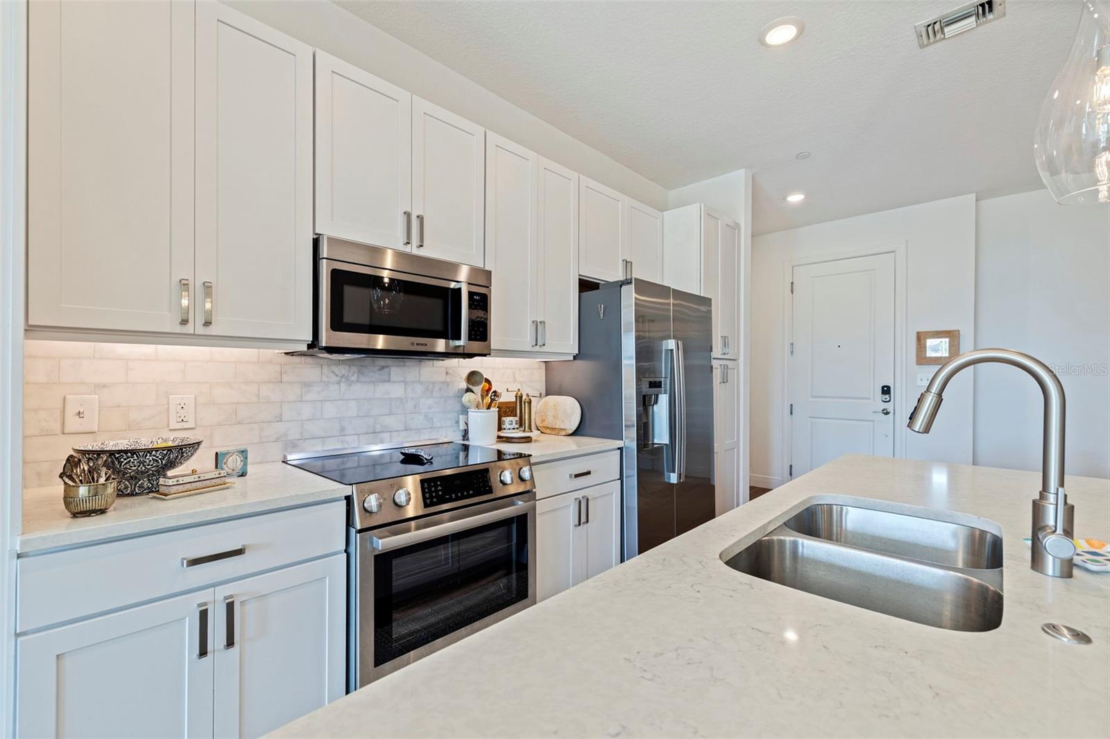 644 3rd Unit 403, St Petersburg, FL 33701