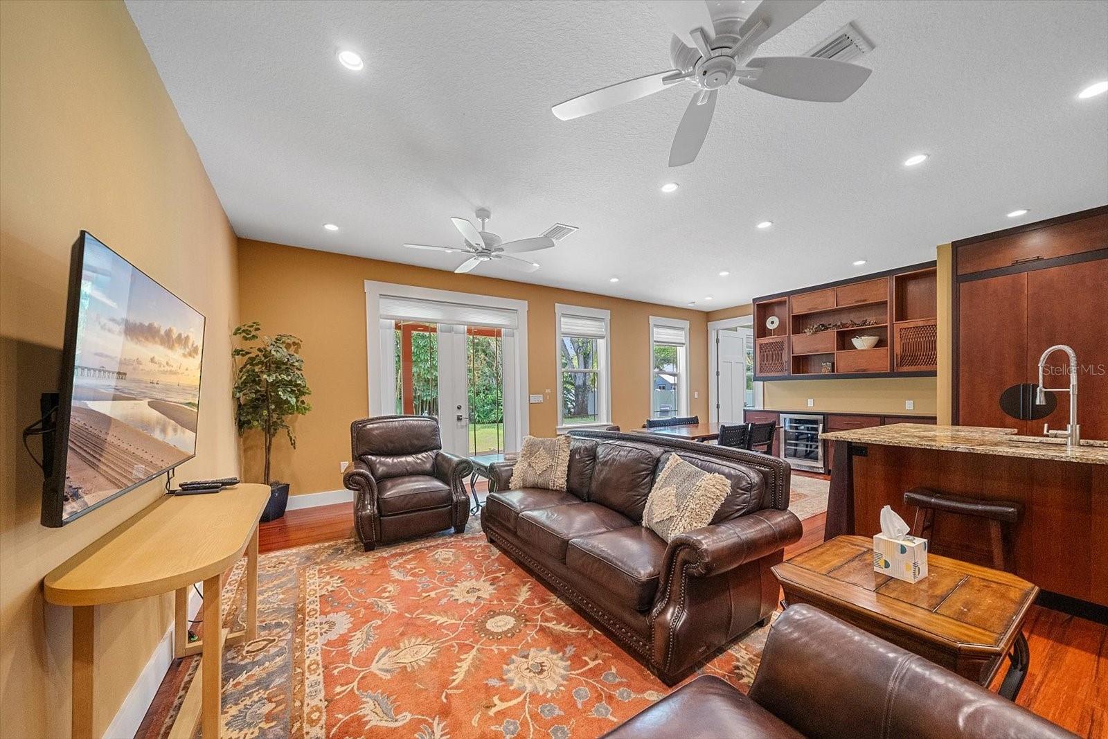 2395 Hyde Park, Sarasota, FL 34239