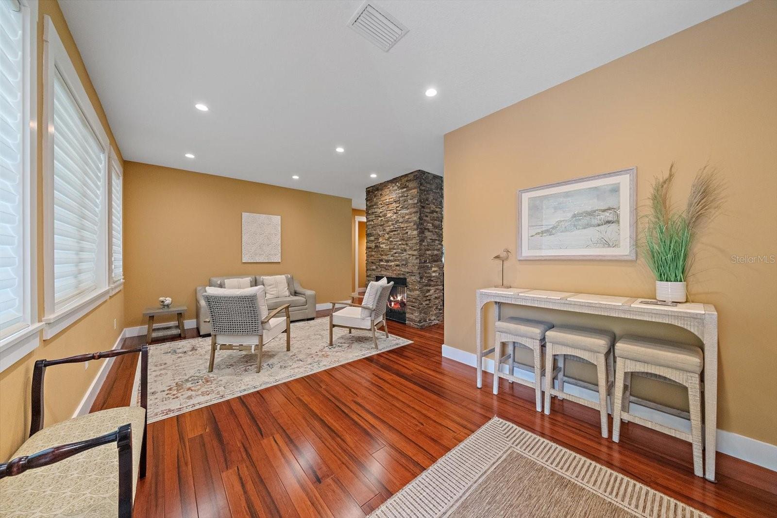 2395 Hyde Park, Sarasota, FL 34239