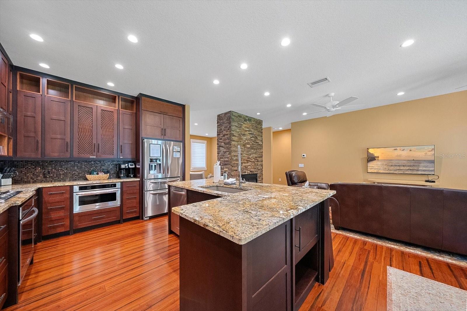 2395 Hyde Park, Sarasota, FL 34239