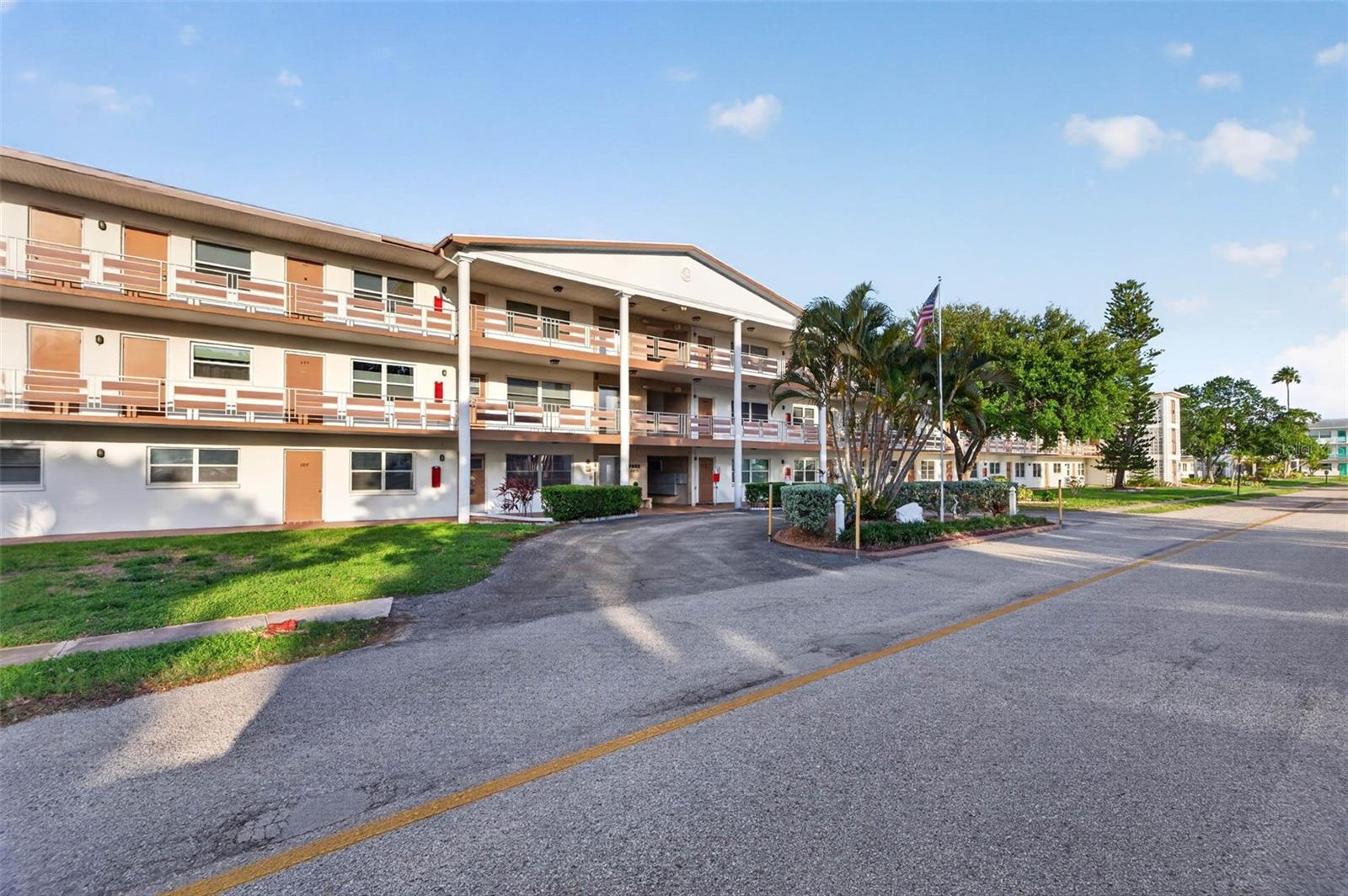 6015 19th Unit 215, St Petersburg, FL 33714