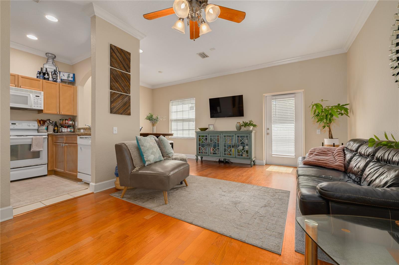 10015 6th, St Petersburg, FL 33702