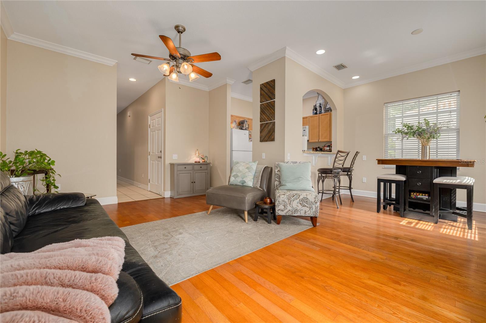 10015 6th, St Petersburg, FL 33702