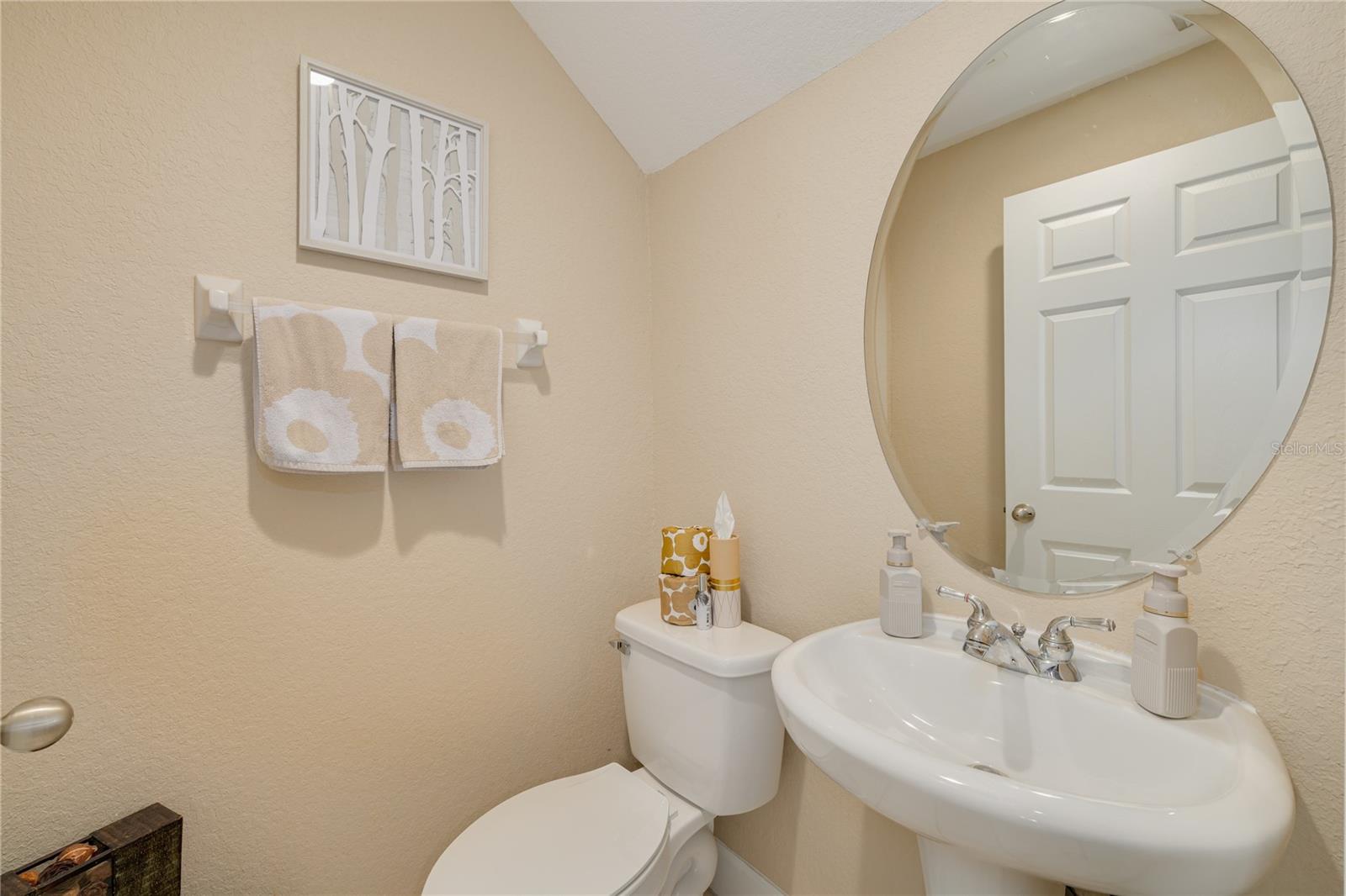 10015 6th, St Petersburg, FL 33702
