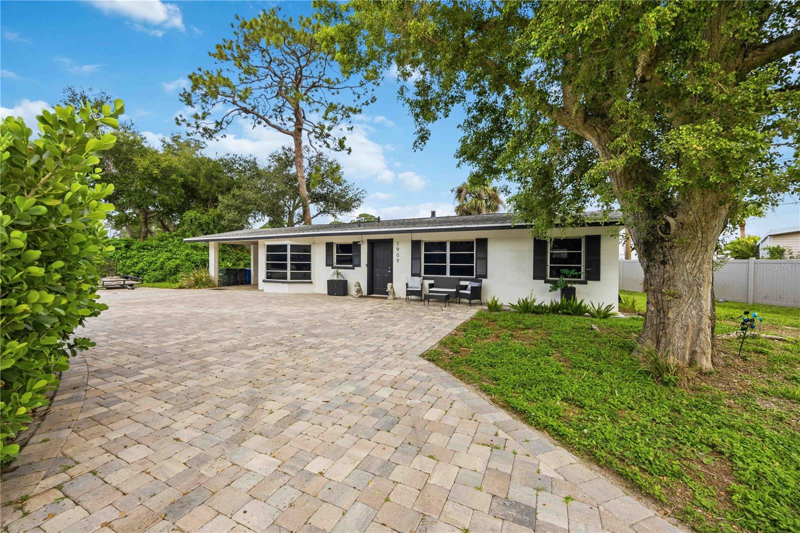 1909 Buccaneer, Sarasota, FL 34231